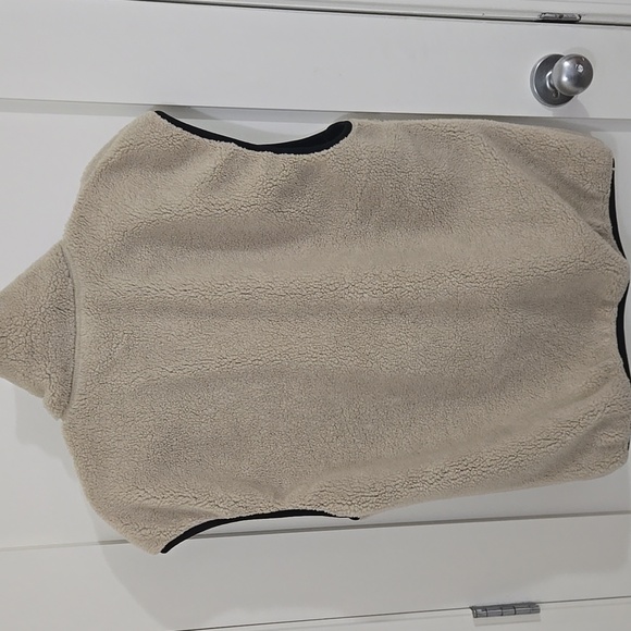 Vintage Marmot Deep Pile Fleece Vest! Excellent Used Condition! Size Medium! - Picture 2 of 4